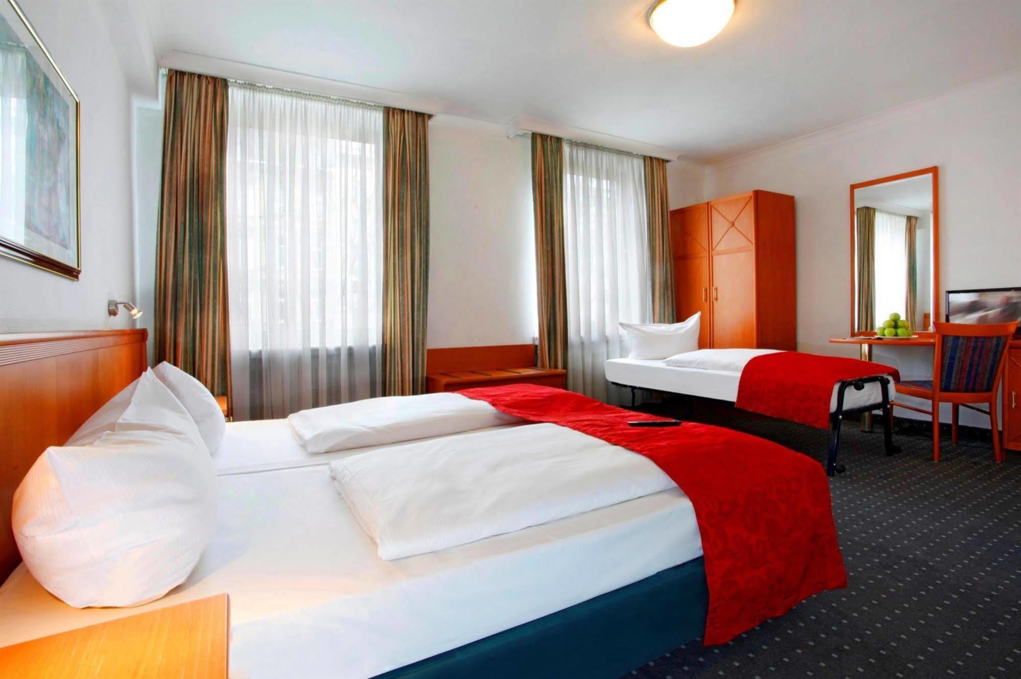 Ina Hotel Royal Cologne Luaran gambar